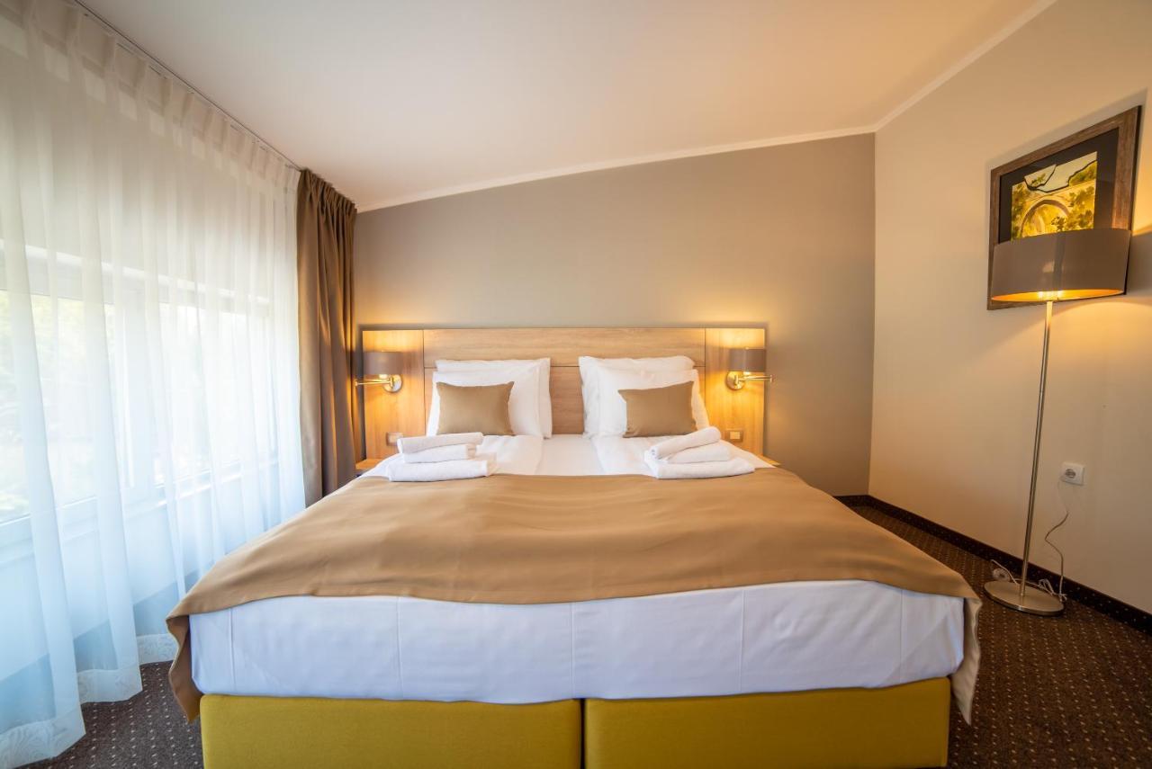 Hotel Soni Lux Tuzla Eksteriør bilde