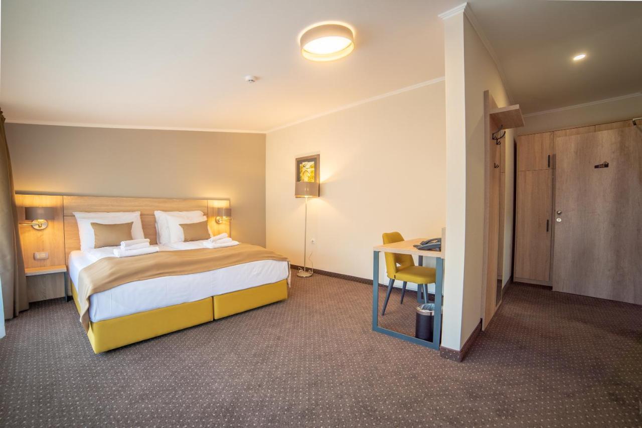 Hotel Soni Lux Tuzla Eksteriør bilde