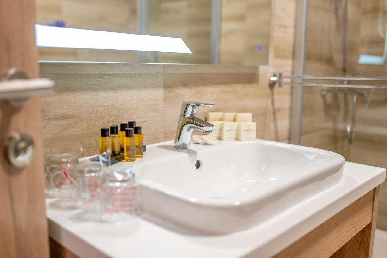 Hotel Soni Lux Tuzla Eksteriør bilde